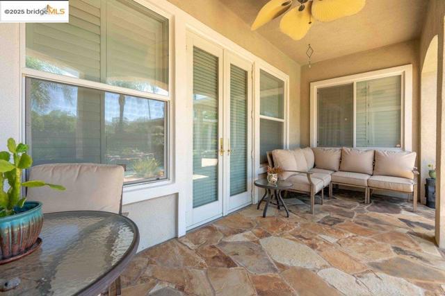 2981 Atherton Pl, Brentwood CA: https://media.crmls.org/mediaz/cf59158b-26d2-456a-a260-fac3ce8b66ef.jpg
