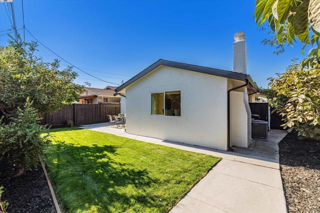 Image 43 of 49 For 344 Silvertip Ct