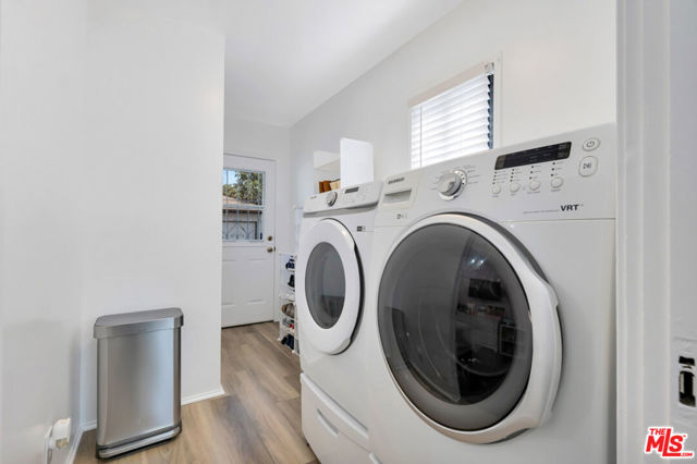818 N Brand Boulevard, San Fernando CA: https://media.crmls.org/mediaz/cf594755-ec12-4407-b7e8-5aa53470187c.jpg