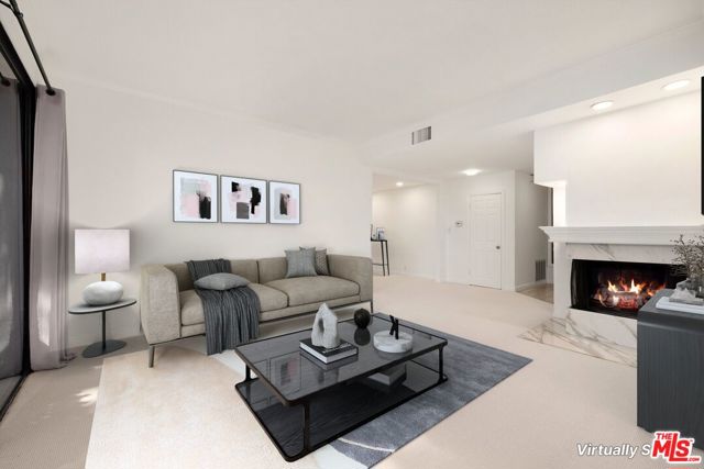 502 San Vicente Boulevard, 105 photo 3