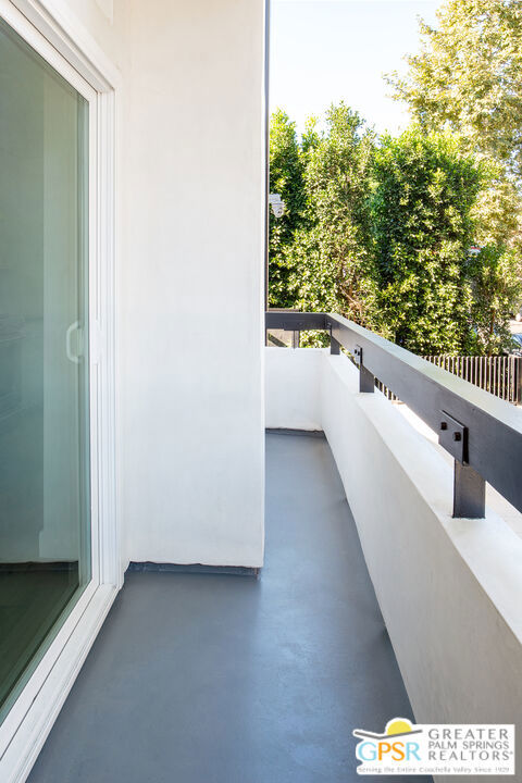 717 N ORLANDO Avenue, Los Angeles CA: https://media.crmls.org/mediaz/cf5ad590-4627-408a-aeb7-b90438990630.jpg