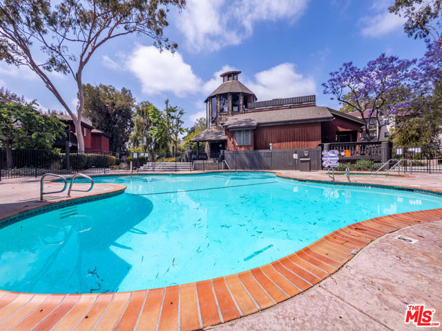 4939 Maytime Lane, Culver City CA: https://media.crmls.org/mediaz/cf5b4b2c-1732-4730-bda4-efe176574a4a.jpg