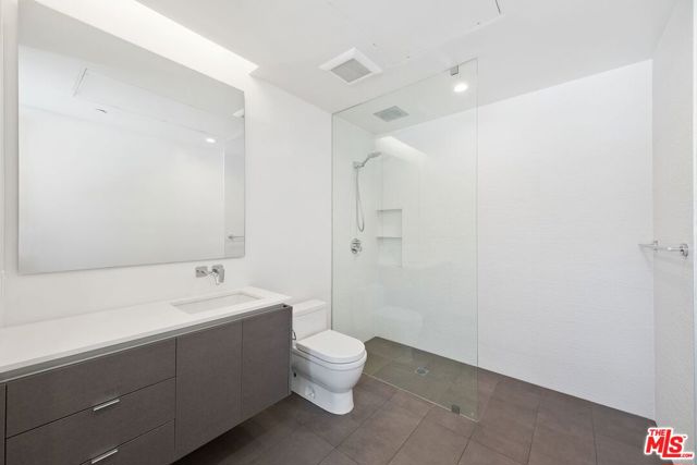 935 N San Vicente Boulevard, West Hollywood CA: https://media.crmls.org/mediaz/cf5c3268-ec5e-4b1f-ae3b-d6c7c4669113.jpg