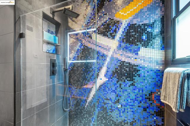 2633 Benvenue, Berkeley CA: https://media.crmls.org/mediaz/cf5c3783-b3c7-4fc2-9b76-66be4f59f872.jpg