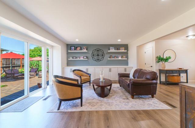731 La Mesa Drive, Salinas CA: https://media.crmls.org/mediaz/cf5cc045-c51b-4373-a277-bcbb8c2fc3e8.jpg