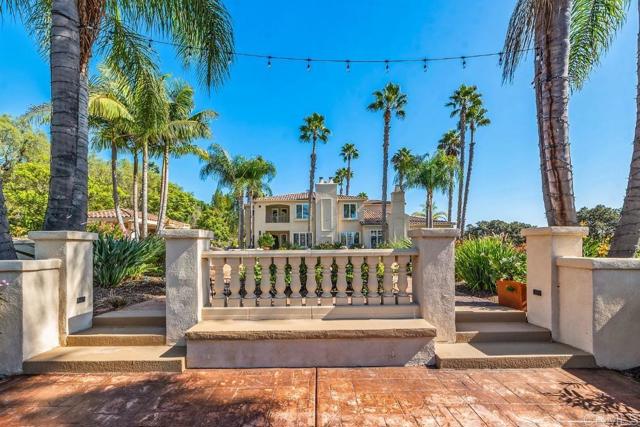 7345 Vista Rancho Ct, Rancho Santa Fe CA: https://media.crmls.org/mediaz/cf5cd7e9-482a-42a2-8eea-d9c5fd113cdf.jpg