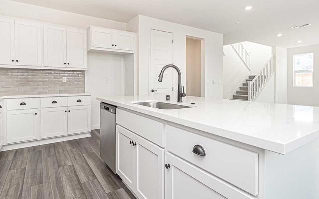 16041 Testarossa Street, Lathrop CA: https://media.crmls.org/mediaz/cf5d5e59-de70-4b01-9376-fb260af1aa40.jpg