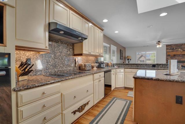 1969 Buena Vista Ave, Livermore CA: https://media.crmls.org/mediaz/cf5d67f4-5bc6-40bc-9833-ec80bb52b7c7.jpg