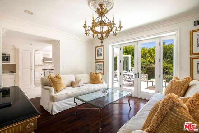 10914 Bellagio Road, Los Angeles CA: https://media.crmls.org/mediaz/cf5d912a-b1bd-4715-b114-62f682572449.jpg
