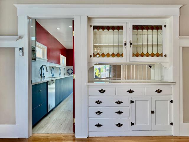 809 Bayswater Avenue, Burlingame CA: https://media.crmls.org/mediaz/cf5e2c36-9612-4f2f-a791-352bc0f0af9e.jpg