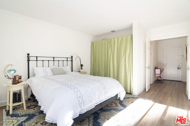 2 Bed Home for Sale in Culver City, California