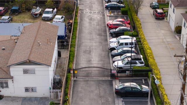 2126 Kings View Circle, Spring Valley CA: https://media.crmls.org/mediaz/cf5e5ae3-005e-4cbd-8bcd-027a9320834d.jpg