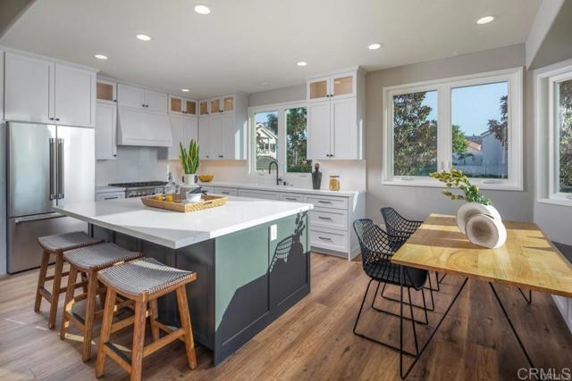 Detail Gallery Image 5 of 31 For 1808 Amalfi Dr, Encinitas,  CA 92024 - 4 Beds | 2/1 Baths