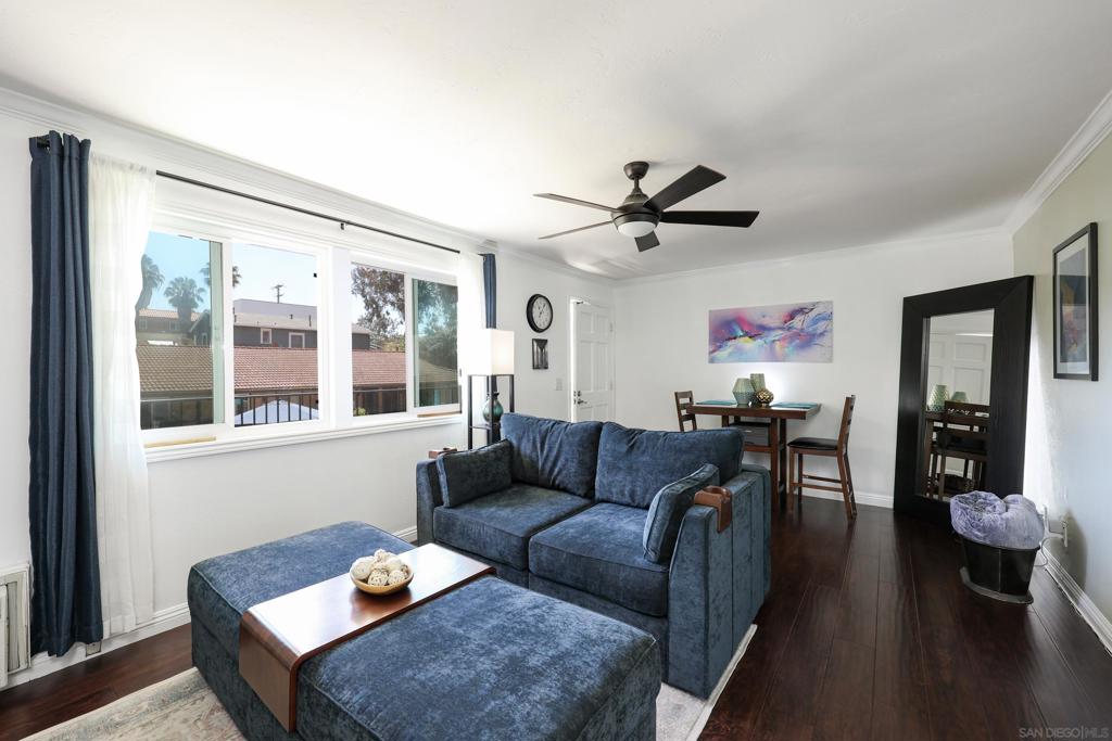 2040 Robinson - photo 3