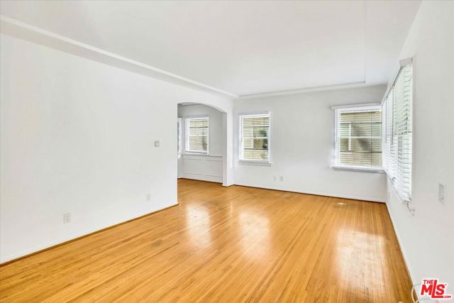 4026 McLaughlin Avenue photo 3