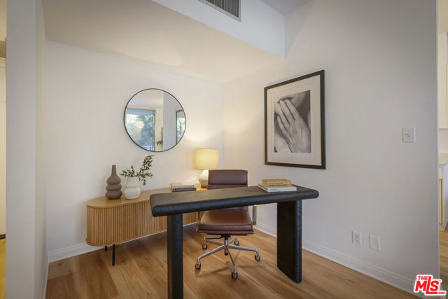 4455 Los Feliz Boulevard, 204 photo 9