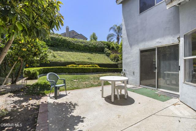 11928 Bubbling Brook Street, Moorpark CA: https://media.crmls.org/mediaz/cf5f284b-6c8d-4bf2-9dbc-b5d7a4434ec9.jpg