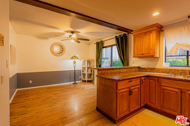 645 Magnolia Boulevard, Burbank CA: https://media.crmls.org/mediaz/cf5f889e-6ec2-4334-a15d-623fd1338c95.jpg