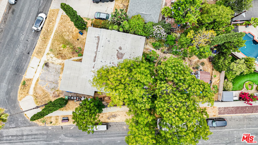 https://media.crmls.org/mediaz/cf5fe262-1276-4d67-980b-1895d07e4e01.jpg?preset=X-Large