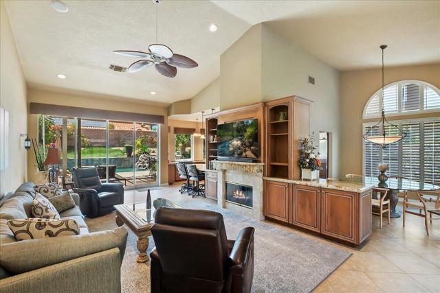401 Cypress Point Drive, Palm Desert CA: https://media.crmls.org/mediaz/cf601350-2c4f-42e9-80f4-45326e6764b9.jpg