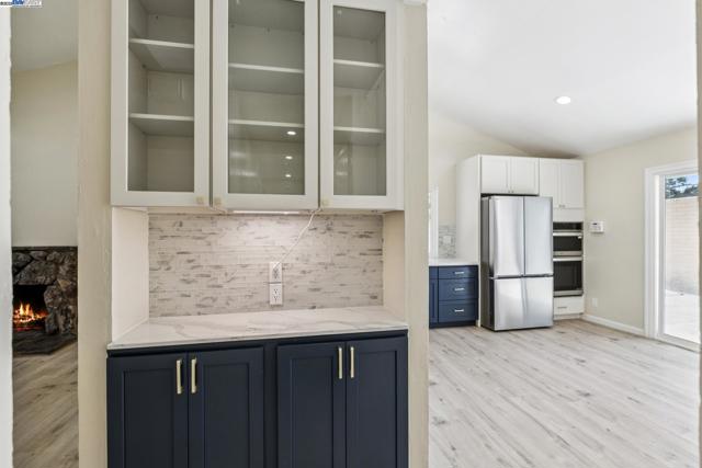 32555 Lake Bridgeport St, Fremont CA: https://media.crmls.org/mediaz/cf609e97-ea1d-4494-aad2-199e2c345632.jpg