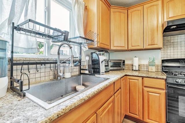 2105 Geneva Drive, Modesto CA: https://media.crmls.org/mediaz/cf60e218-085b-4fbb-bf70-aca20976c299.jpg
