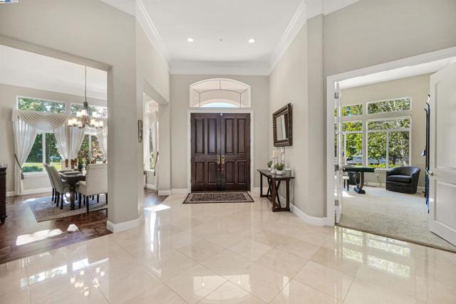 964 Piemonte Dr, Pleasanton CA: https://media.crmls.org/mediaz/cf613338-c87c-4abd-b7be-a170dd6262b6.jpg
