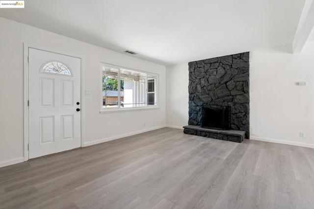 41 Belinda Dr, Pleasant Hill CA: https://media.crmls.org/mediaz/cf6209ce-0c10-4254-9be7-18b67914396e.jpg