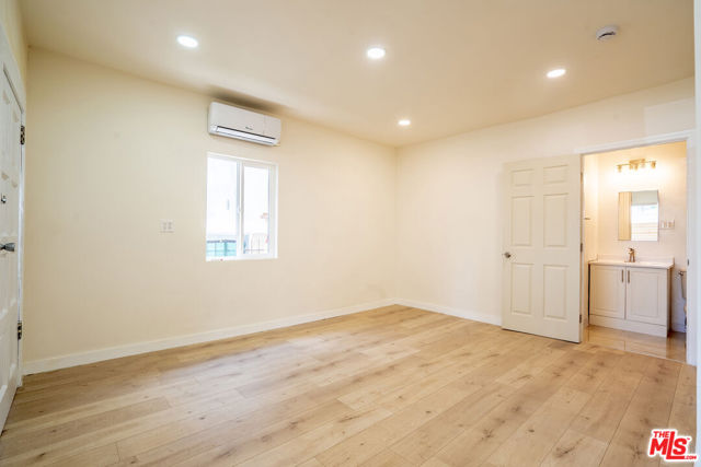 1245 S Berendo Street, Los Angeles CA: https://media.crmls.org/mediaz/cf63c322-355a-4609-ae27-25362a672d75.jpg