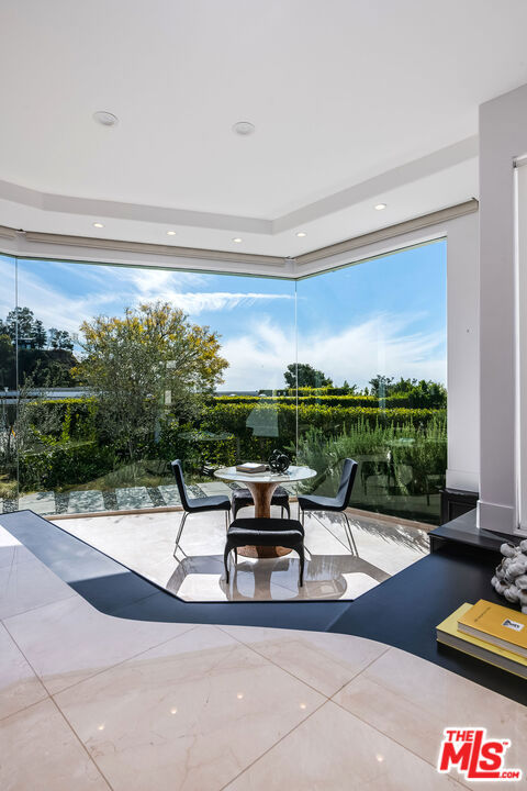 Image 12 of 52 For 580 Chalette Drive