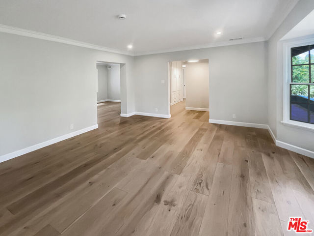 2252 Verde Oak Drive, Los Angeles CA: https://media.crmls.org/mediaz/cf647384-f817-4463-8226-45ee0d733e32.jpg