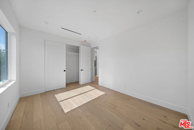 1688 N Sierra Bonita Avenue, Pasadena CA: https://media.crmls.org/mediaz/cf6478c7-cf38-4968-a90a-400c82ad80e0.jpg