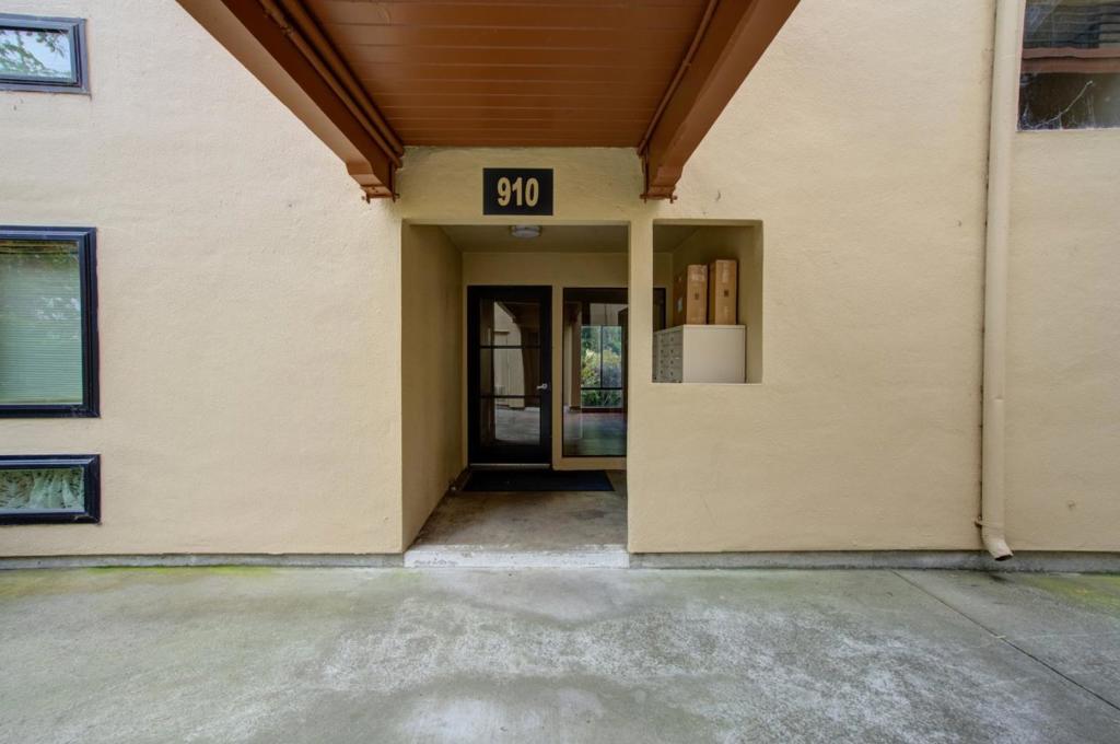 910 Beach Park Boulevard #106