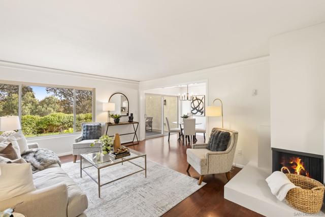 8871 Caminito Primavera, La Jolla CA: https://media.crmls.org/mediaz/cf64f39e-6e92-4c31-90e6-211c0dfa0566.jpg