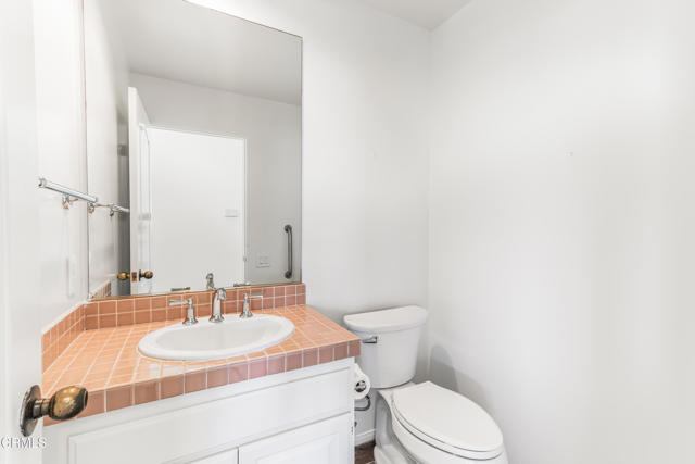 800 Manor Ridge Road, Santa Paula CA: https://media.crmls.org/mediaz/cf650dea-0d51-442e-983b-ebb0f6ac0990.jpg