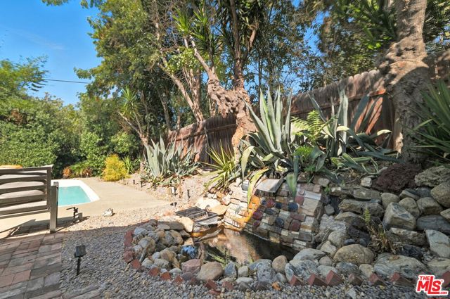 4719 W Wortser Avenue, Sherman Oaks CA: https://media.crmls.org/mediaz/cf653d2e-4412-4675-9191-992885e79500.jpg