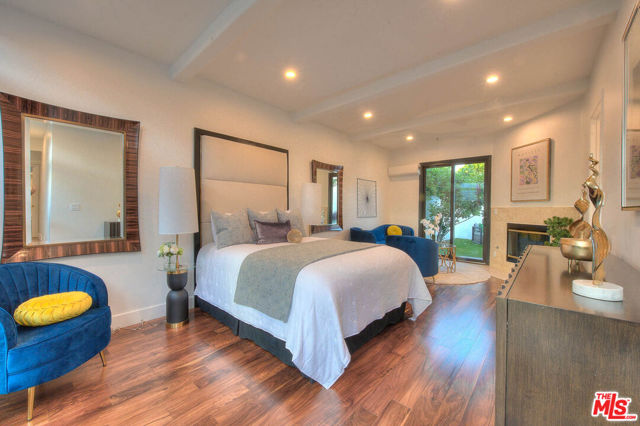 3804 Duray Place, Los Angeles CA: https://media.crmls.org/mediaz/cf65a9a1-8990-4e4c-abe9-043ac230cf09.jpg