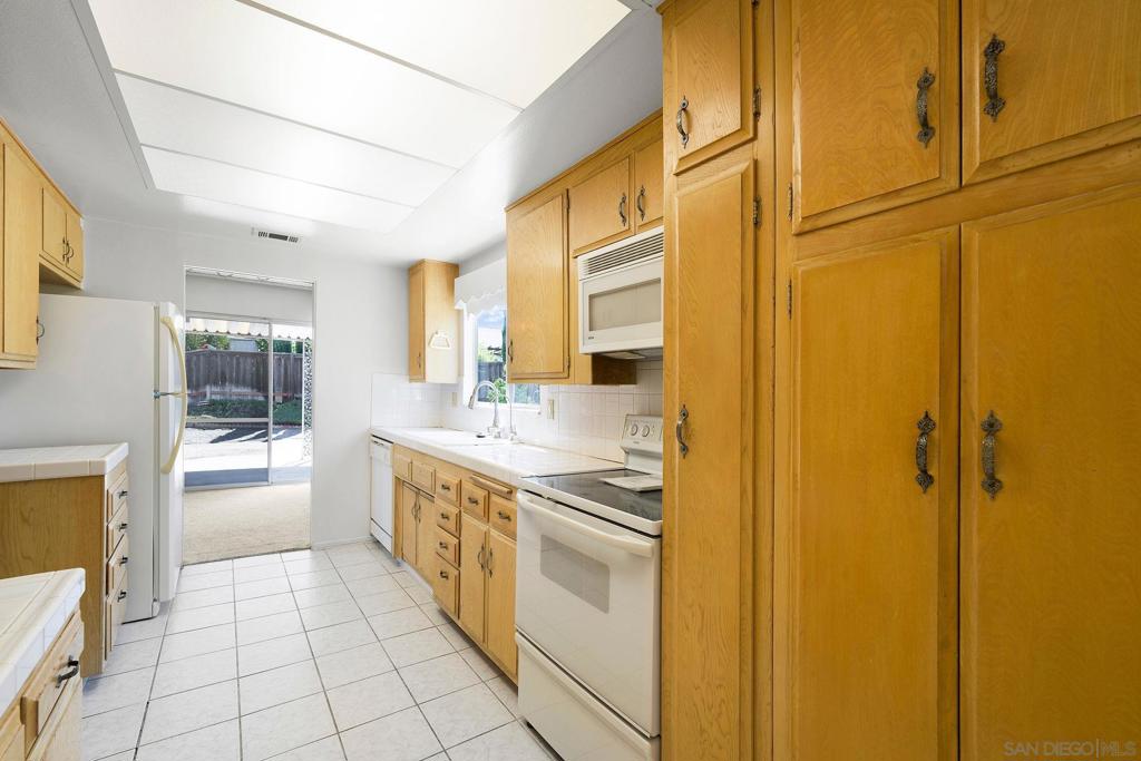 16371 Bernardo Oaks Dr - photo 13