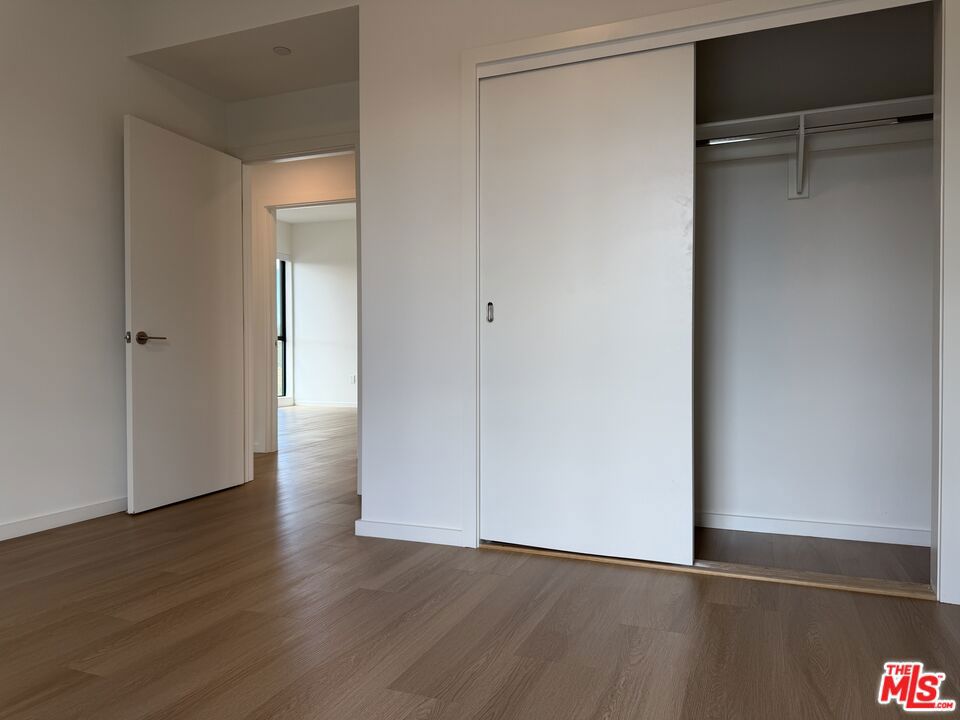 https://media.crmls.org/mediaz/cf665155-425f-444b-b71c-9103a058959d.jpg?preset=X-Large