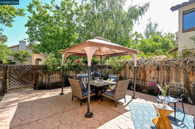 318 Marie Cmn, Livermore CA: https://media.crmls.org/mediaz/cf668bf0-1855-4034-bd53-268ca438b801.jpg