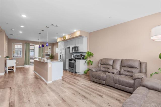 Detail Gallery Image 12 of 41 For 1251 Paseo Sea Breeze #17,  San Diego,  CA 92154 - 4 Beds | 3/1 Baths