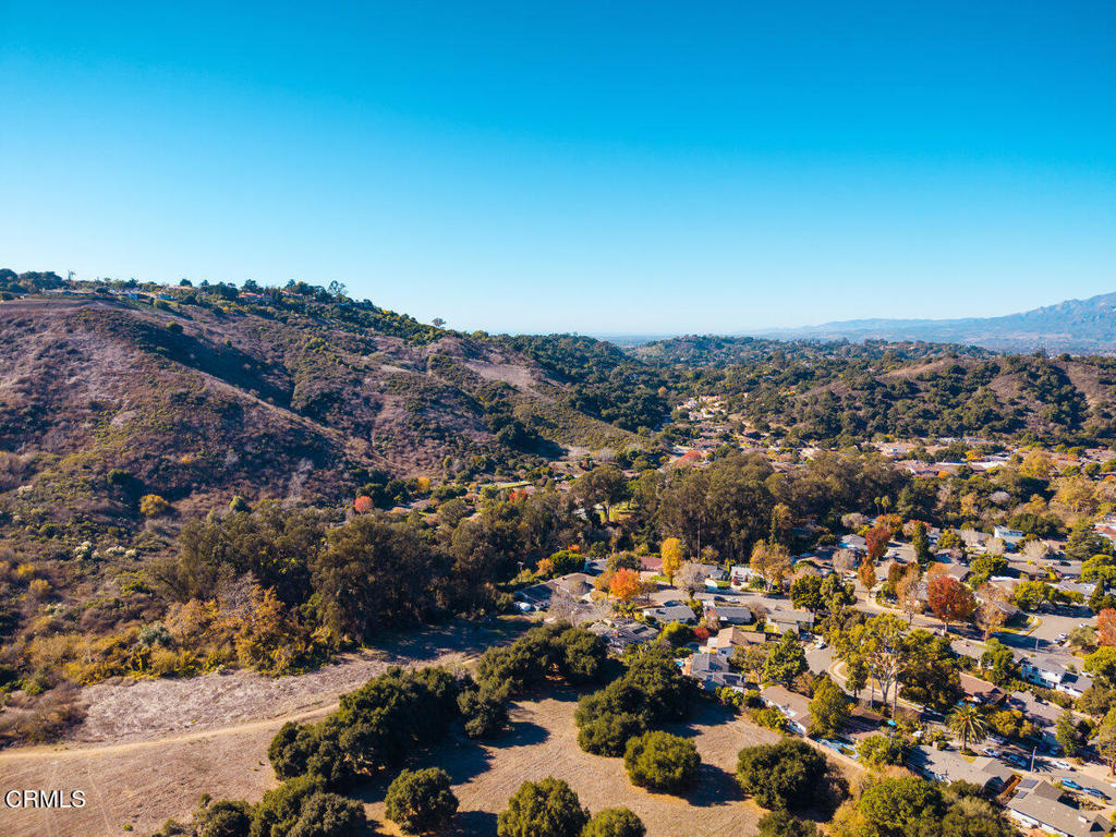 https://media.crmls.org/mediaz/cf6706ac-04bb-4708-a0fd-19ddeb4a3190.jpg?preset=X-Large