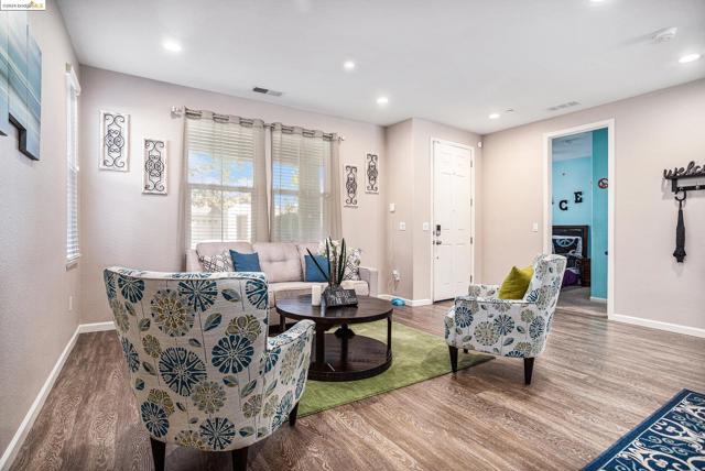 Image 4 of 24 For 3152 Jordan Way