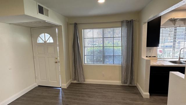 Detail Gallery Image 4 of 14 For 13062 Wimberly Sq, San Diego,  CA 92128 - 1 Beds | 1 Baths