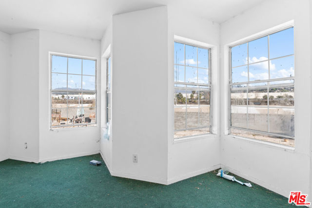 3051 N Coolidge Avenue, Los Angeles CA: https://media.crmls.org/mediaz/cf68a7f0-00f4-4a8a-8005-387da0de5456.jpg