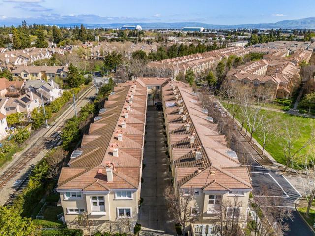 150 Holly Court, Mountain View CA: https://media.crmls.org/mediaz/cf6953d2-1d1d-41e4-96a2-1bc32e7d4b1f.jpg