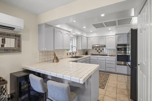 301 Park Road, Ojai CA: https://media.crmls.org/mediaz/cf6a1379-0efc-4fac-a4da-20d45ca6a684.jpg