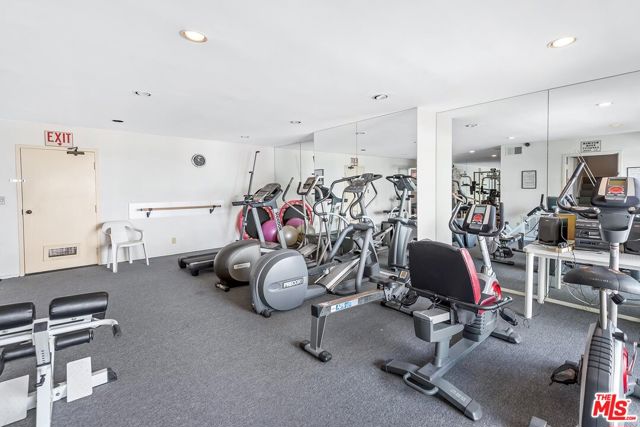 3516 Via Dolce, Marina del Rey CA: https://media.crmls.org/mediaz/cf6ba6e9-3484-4746-bdf3-0503b6db07c9.jpg