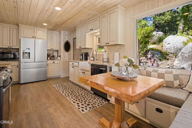 54186 Road 432, Bass Lake CA: https://media.crmls.org/mediaz/cf6bb1d9-df47-4524-bf21-8d8f84bdaebc.jpg