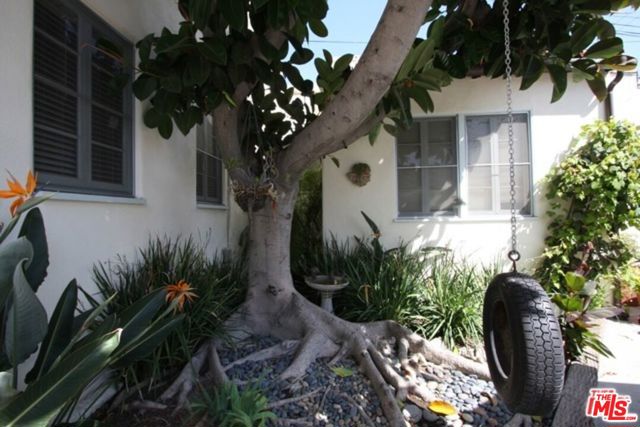 1114 S Clark Drive, Los Angeles CA: https://media.crmls.org/mediaz/cf6bed67-24cc-4b4b-967f-ef5e2e7913c2.jpg